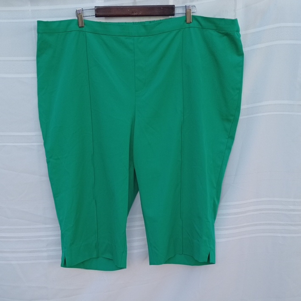 Bright Green Plus Size Capris Size 28
